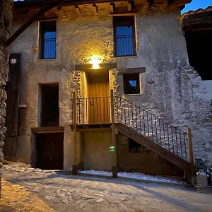 Turisme Rural Ca L'axai Casa 1 Сasa de vacaciones Pi